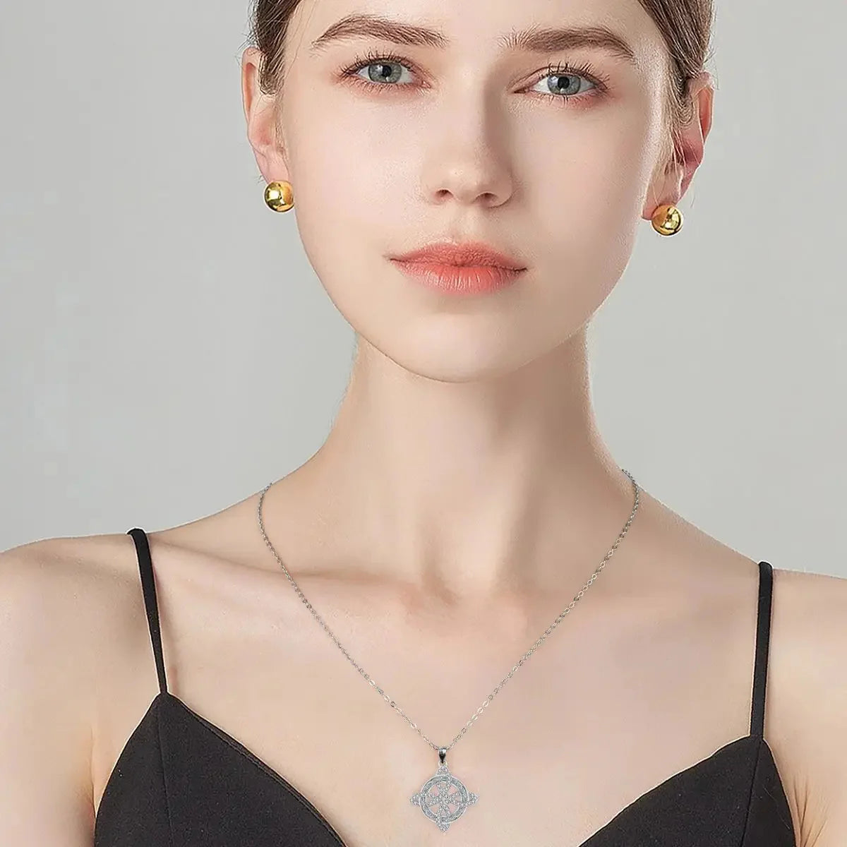 Witch Knot Necklace